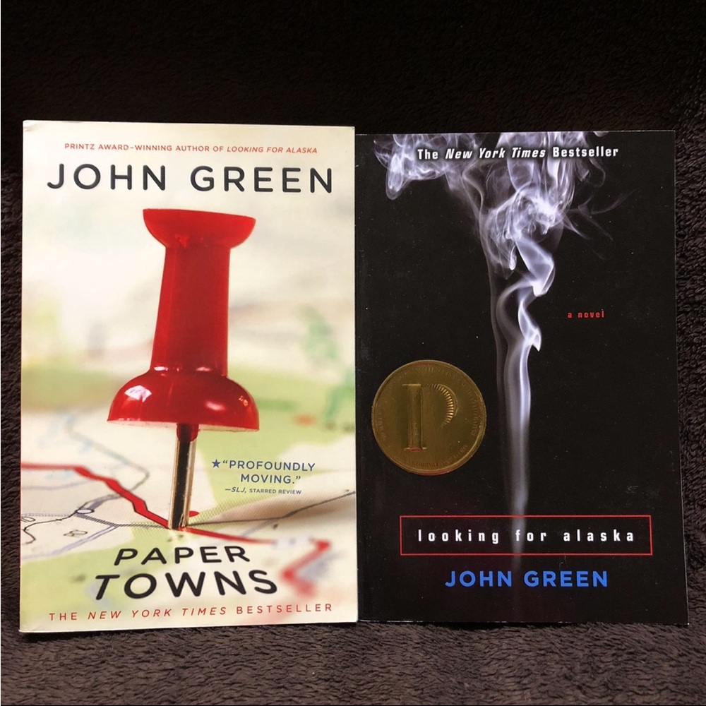 Set of 2 ~ John Green ~ Paper Towns & Looking for Alaska ~ Paperback Novels
